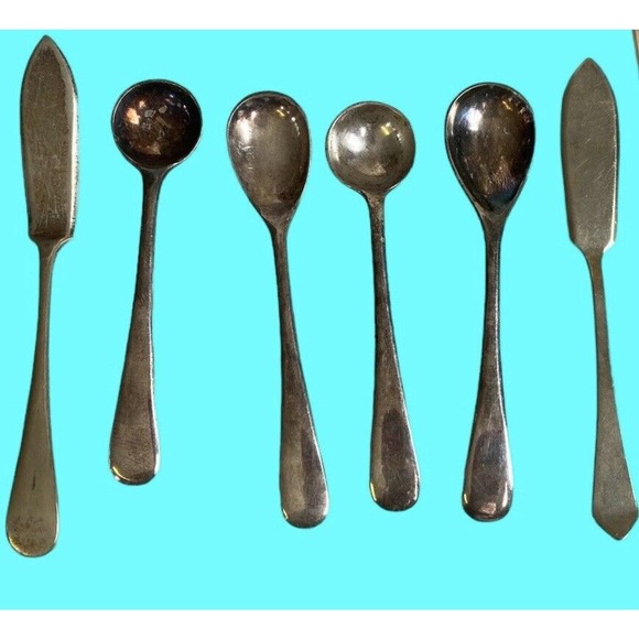 Children’s Antique Silverware Silver Plate 6 Pcs 4 Spoons 2 Butter Knives - Picture 1 of 8